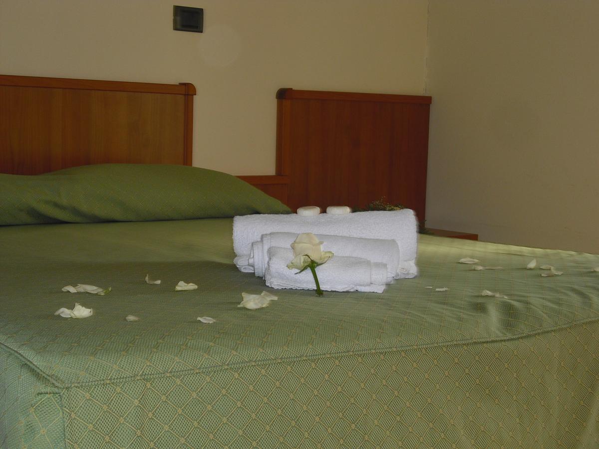 Hotel La Collinetta Montazzoli Esterno foto