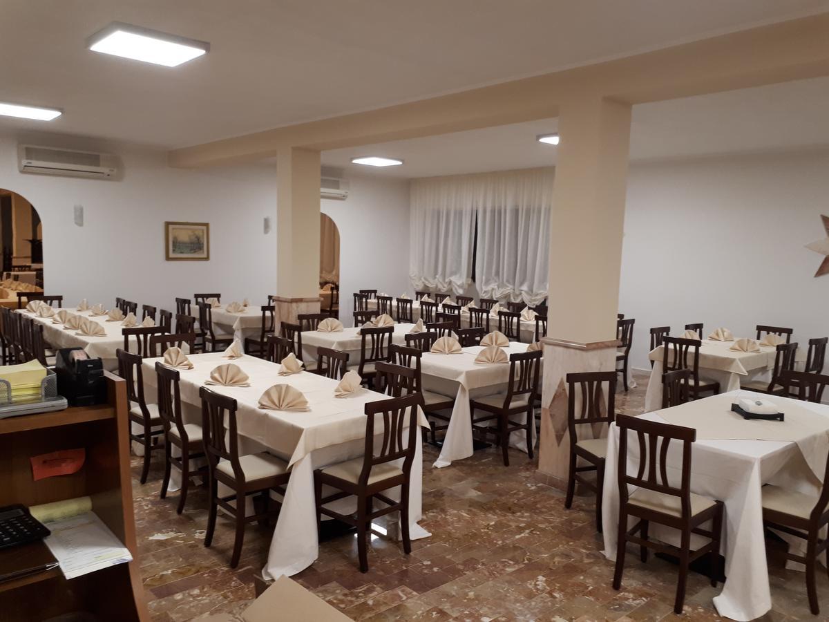 Hotel La Collinetta Montazzoli Esterno foto